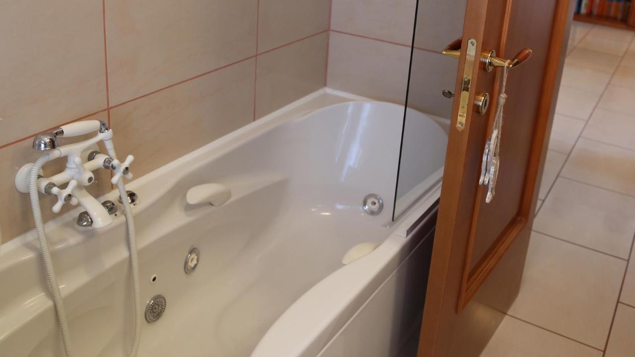 Soada Apartment Cappelle sul Tavo Ngoại thất bức ảnh